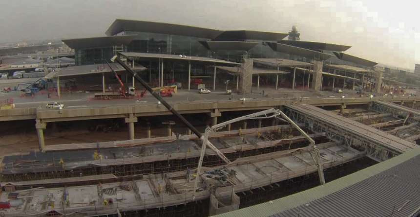 Projetos CRBrasil porfólio - terminal 3 aeroporto de guarulhos - OAS - fachada em construção