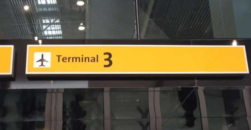 Projetos CRBrasil porfólio - terminal 3 aeroporto de guarulhos - OAS - placa